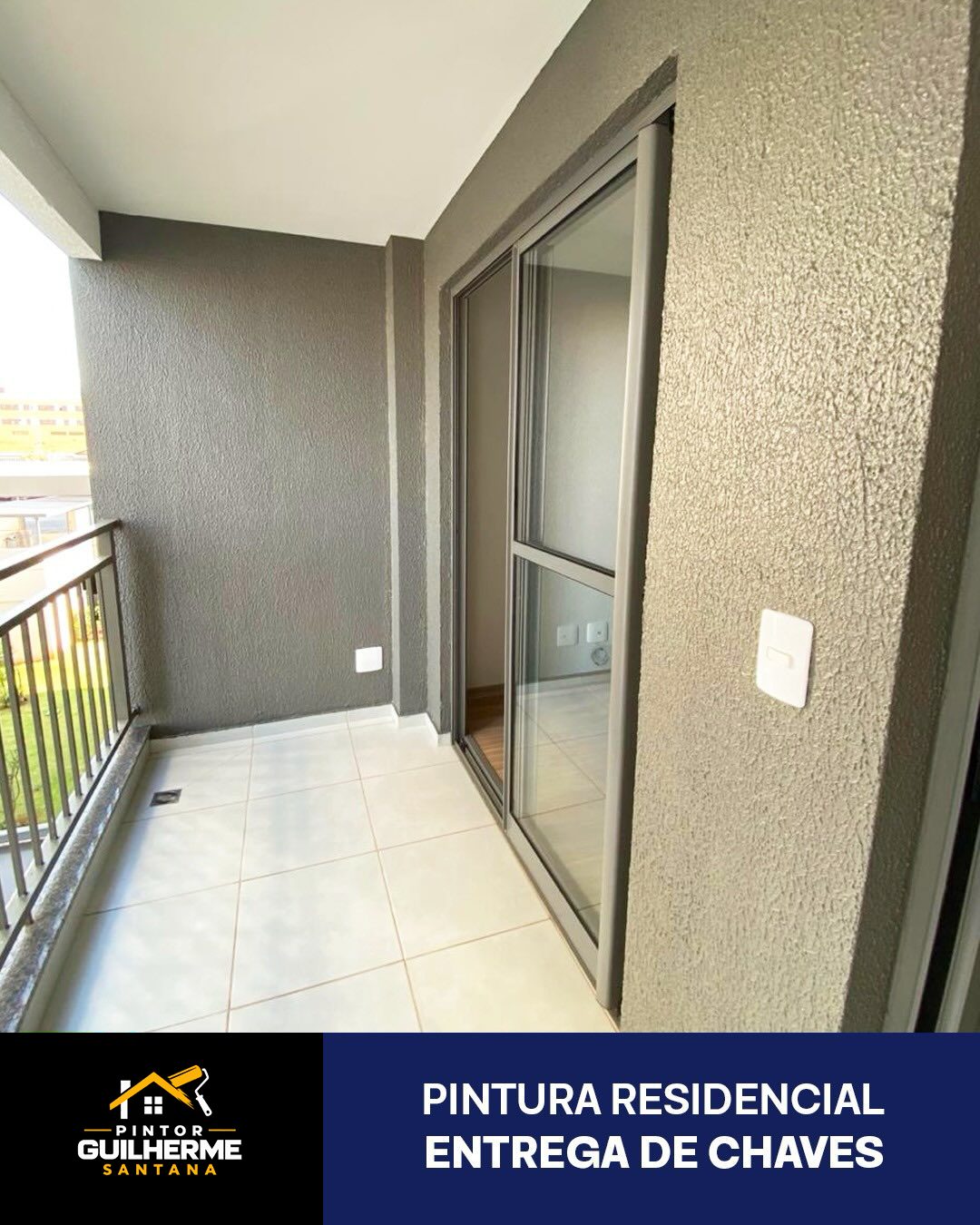 Varanda com textura cinza, apartamento para entrega de chaves