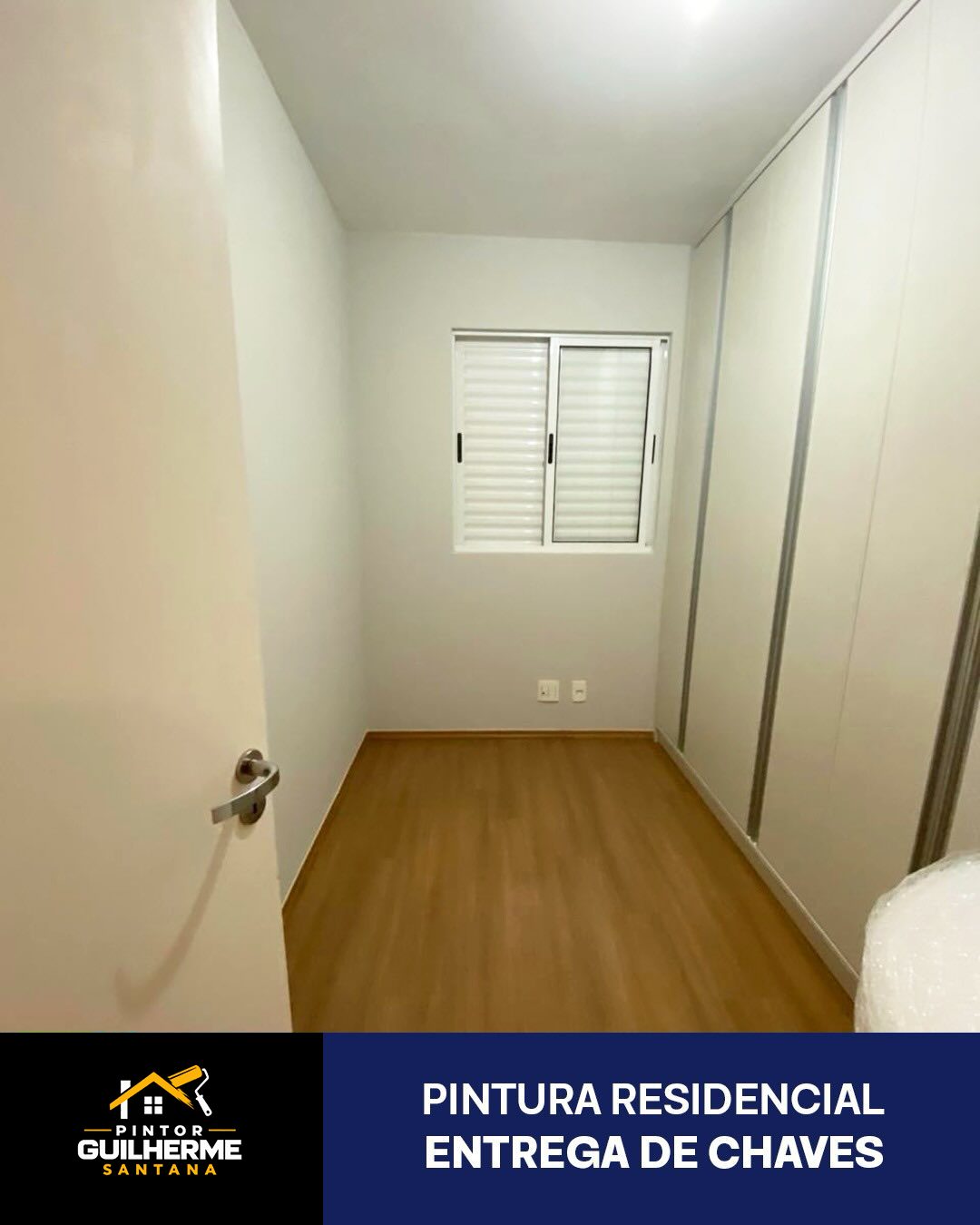 Quarto pequeno pintado com armário embutido